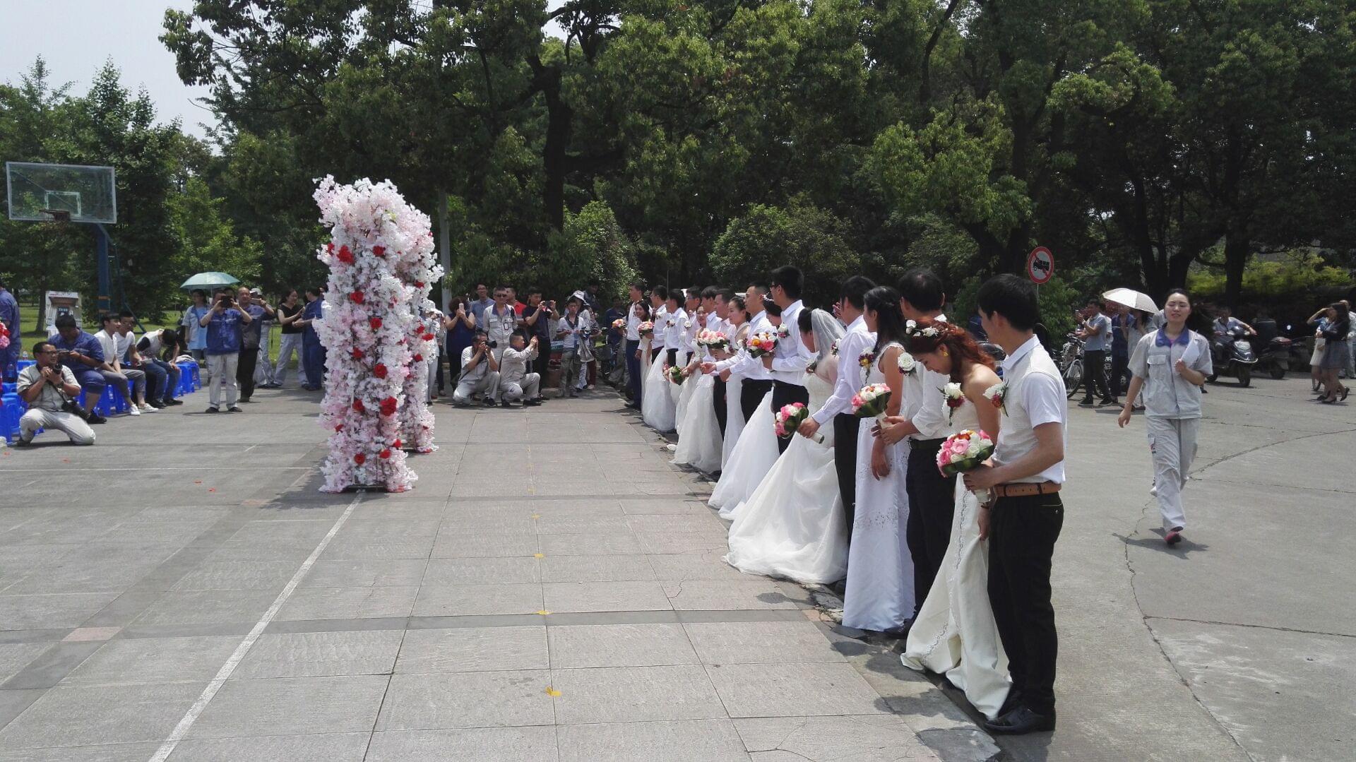 成都集体婚礼拍摄新人出场3