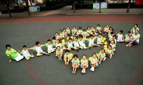 一箭穿心幼儿园集体照拍摄